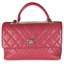 Bolso Chanel con asa superior CC mediano de piel de cordero acolchada rosa