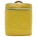 Trousse de toilette Chanel CC Caviar jaune