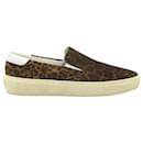 Saint Laurent Slip-On-Sneakers mit Leopardenmuster aus braunem Wildleder