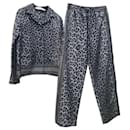 Terno de calças estampadas de leopardo cinza da Dior - Christian Dior