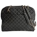 Chanel Chanel Grand Shopping-Tasche aus schwarzem Matelassé-Leder