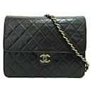 Bolsa Chanel de couro acolchoado com aba única Bolsa crossbody de couro em bom estado