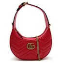 Gucci GG Marmont Half-Moon Mini Bag Sac à bandoulière en cuir 699514 In excellent condition