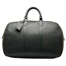 Louis Vuitton Taiga Kendall PM Leather Travel Bag M30124 in Good condition