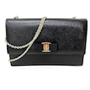 Leather Vara Bow Shoulder Bag  AU-21/D855 - Salvatore Ferragamo