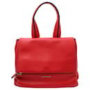 Bolso con asa superior con solapa Pandora de Givenchy en cuero rojo