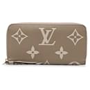 Louis Vuitton Zippy Wallet Leather Long Wallet M69794 in good condition
