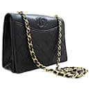 CHANEL Bolso de hombro vintage con cadena y solapa completa Piel de cordero acolchada negra - Chanel