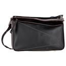 Loewe Medium Puzzle Bag aus schwarzem Leder 