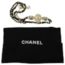 Chanel-Kettengürtel mit Perlen und Medaillon aus goldfarbenem Metall