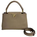 Louis Vuitton Capucines MM Leather Shoulder Bag M42253 in excellent condition