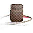 Louis Vuitton Bolsa de ombro de lona Amazon N48074 Em uma boa condição