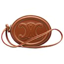 Embreagem oval Celine Brown Triomphe Cuir - Céline