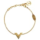 Goldenes Louis Vuitton Essential V-Armband