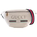 Sac-ceinture en cuir à logo blanc Gucci