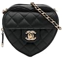 Chanel Preto Mini CC em Love Heart Crossbody