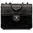 Chanel Schwarze Mini-Quadrat-Klassiker-Stepp-Kaviarklappe