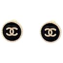NEW CHANEL CC LOGO ROUND EARRINGS GOLD METAL CHIPS EARRINGS - Chanel