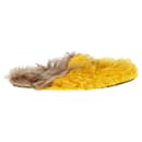 Mules Gucci Shearling Horsebit em lã amarela e marrom