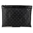 Pochette Discovery Eclipse con monograma negro de Louis Vuitton GM