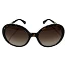 Óculos de sol coloridos grandes Chanel Óculos de sol de plástico 5353-A em bom estado