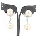 MIKIMOTO 14k Gold Pearl Drop Earrings Metal Earrings in Excellent condition - Mikimoto