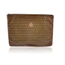 Bolso clutch estilo portafolios de lona de vinilo con monograma marrón vintage - Fendi