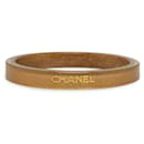 Bracciale rigido stretto con logo in resina Chanel Bracciale in plastica in buone condizioni