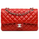 Rabat doublé en cuir d'agneau classique rouge moyen Chanel