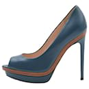 Zapatos de tacón con plataforma de color pavo real con punta abierta de cuero Fendi Talla 39EU