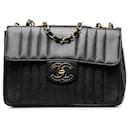 Chanel CC Caviar Vertical Quilted Single Flap Bag Leder-Umhängetasche in gutem Zustand