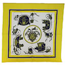 Cachecol HERMES Carre 90 com estampa de carruagem de cavalo, seda amarela, autenticação bs13784 - Hermès