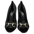 Tacones Negros com Hebilla de Pierdas - Gucci