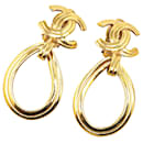 Chanel Gold CC baumelnde Clip-On-Ohrringe