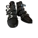 Givenchy Stiefel mit Nieten und mehreren Riemen