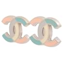 Boucles d'oreilles CC plaquées or multicolores - Chanel