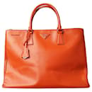 Grand sac à poignée supérieure Galleria en cuir Saffiano orange - Prada