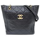 Bolso shopper Chanel CC negro de piel de becerro con bolsillo delantero