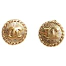 Gold CC clip on earrings - Chanel