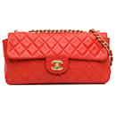 Chanel Rote klassische East West-Einzelklappe aus Lammleder