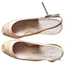 Sapatos de salto aberto Chanel vintage, cor nude, tamanho 37,5