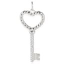 Pingente de chave de coração torcido Tiffany & Co. Key Collection em prata esterlina