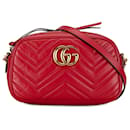 Petit sac à bandoulière rouge Gucci GG Marmont Matelasse