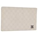 CHANEL Matelasse Pass Case Leather White CC Auth bs14237 - Chanel