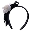 Accessoire de cheveux vintage avec nœud en soie noire et bandeau camélia - Chanel