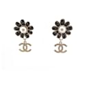 NEW CHANEL FLOWER EARRINGS & CC LOGO GOLD METAL GOLDEN EARRING - Chanel