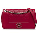 Bolsa Chanel pequena Mademoiselle vintage com aba acolchoada rosa