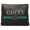 Bolsa clutch com logotipo Gucci em couro preto Gucci