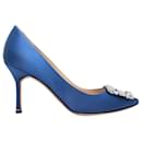Zapatos de tacón con punta en punta de satén y cristales Hangisi azules Manolo Blahnik Talla 37.5