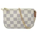 Weiße Damier Azur Mini-Pochette-Accessoires von Louis Vuitton